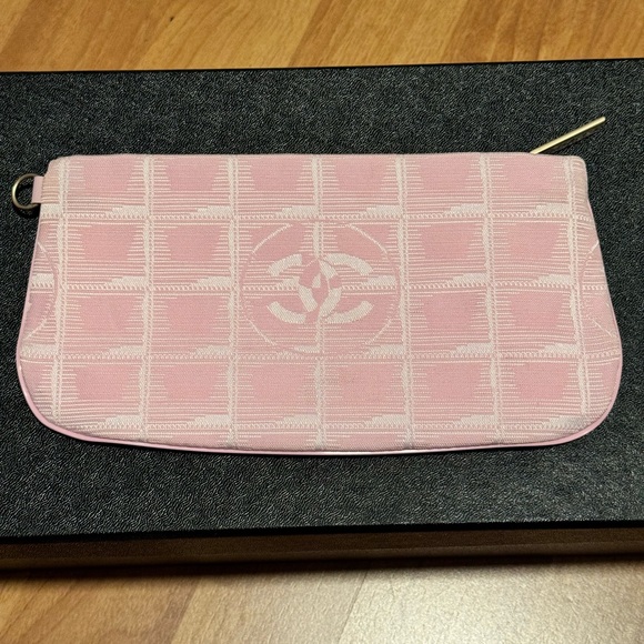 Chanel Pink Travel Line Pouch - Picture 2 of 12